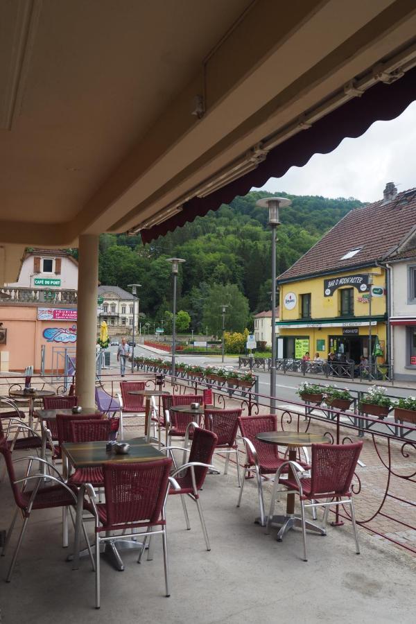 Hotel Des Voyageurs Pont-de-Roide エクステリア 写真
